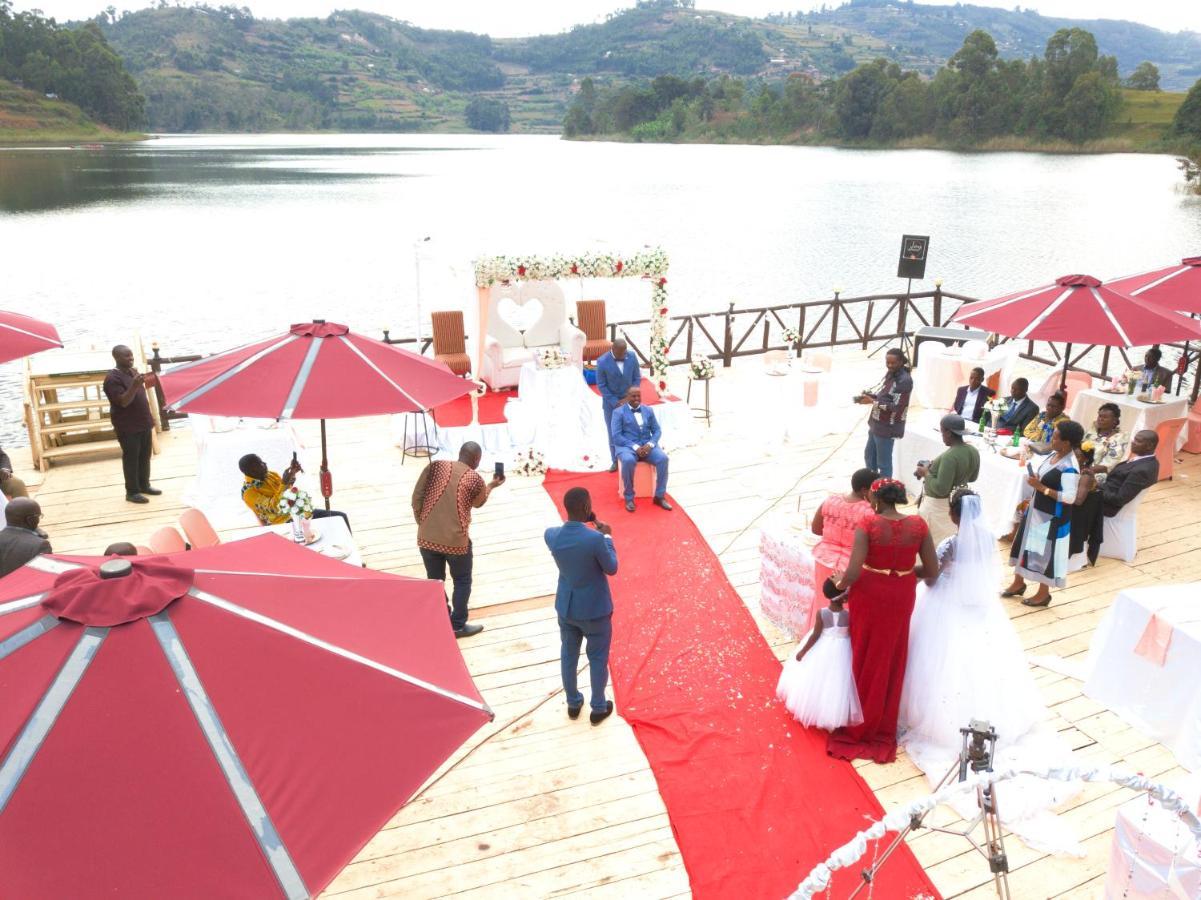 Bunyonyi Safaris Resort Kabale Exterior photo