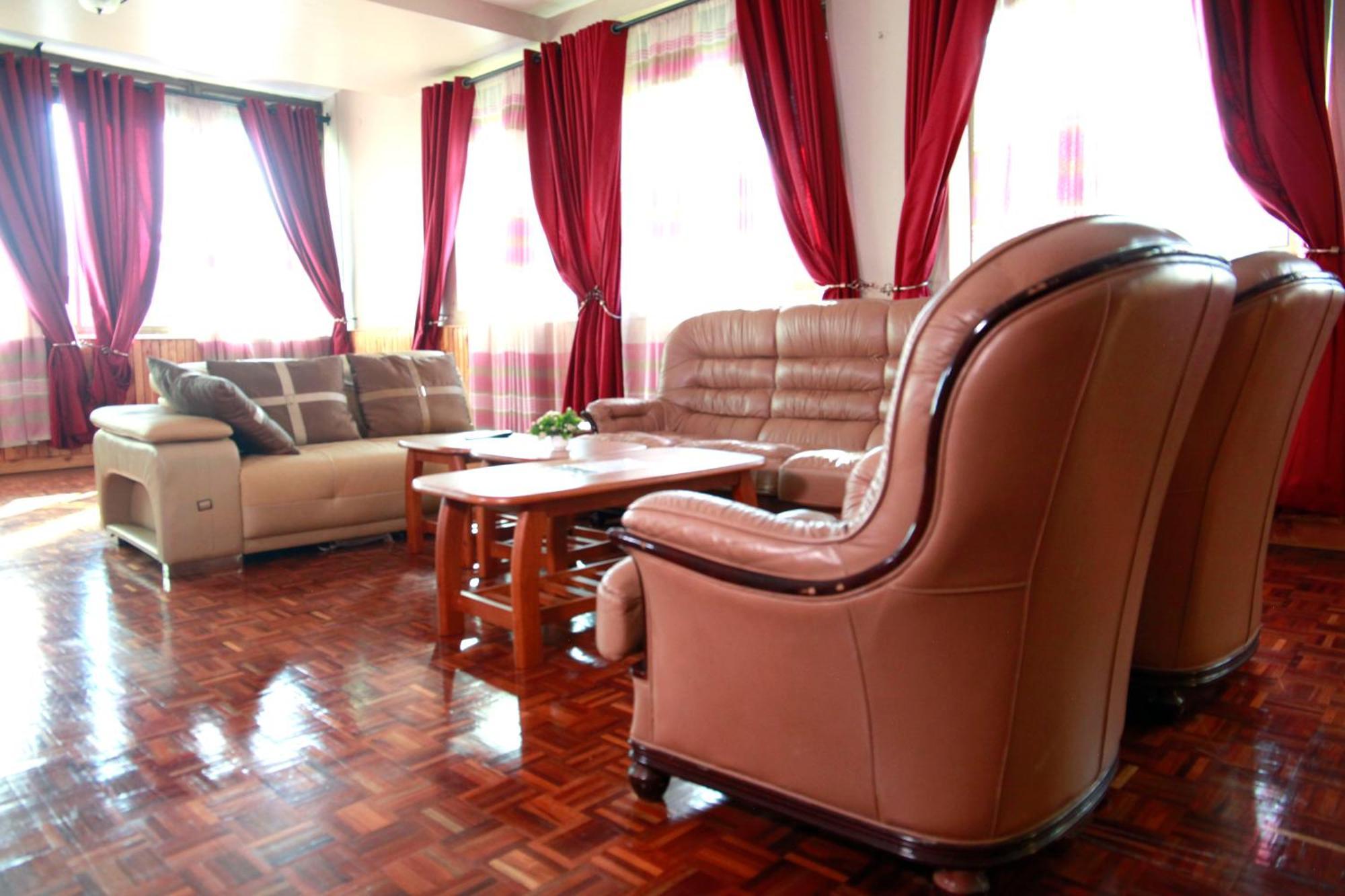 Bunyonyi Safaris Resort Kabale Exterior photo